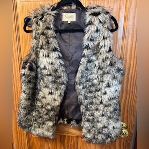 Scully Women's Faux Fur Vest - Black and Brown